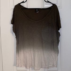 TORRID GREEN AND WHITE OMBRE TSHIRT SIZE 1